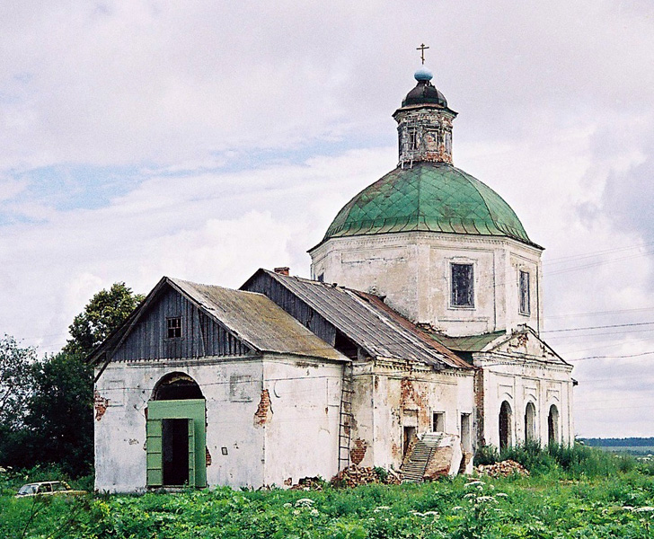 Храм в июле 2003 года